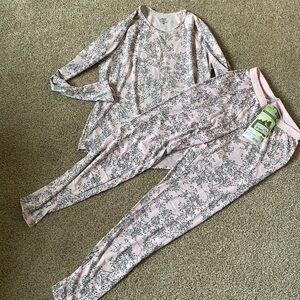 Women’s medium Capilene base layer